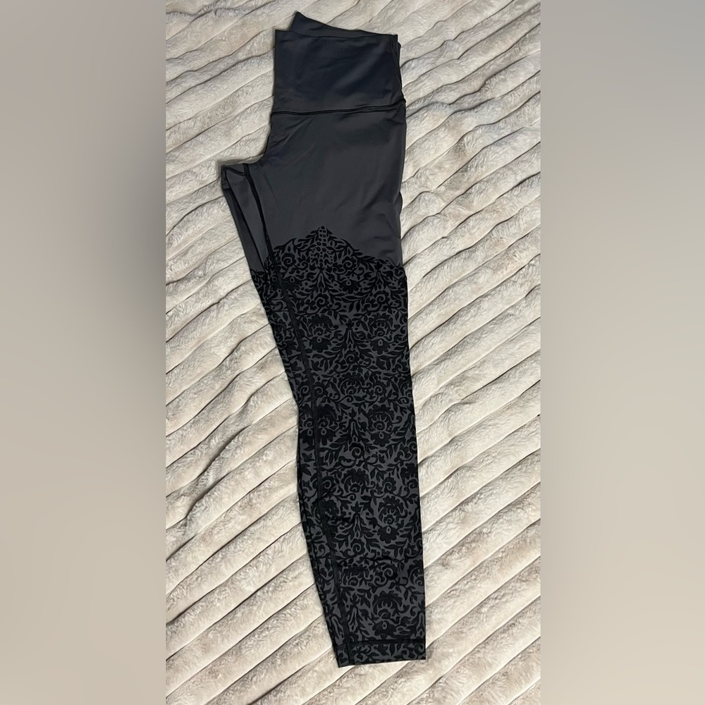 Lululemon Wunder Under Nulux Size 12